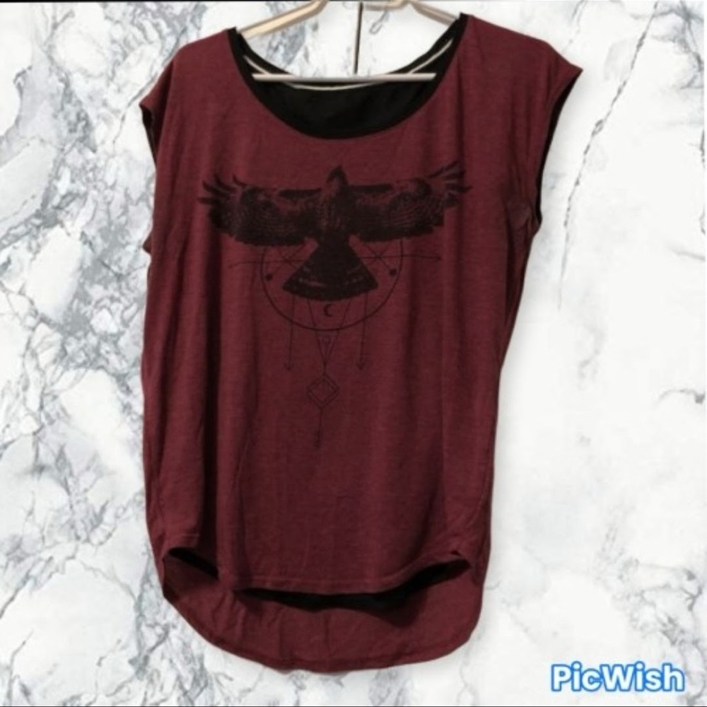 Women’s Scoop Neck Graphic Tee - Burgundy Mesh Back